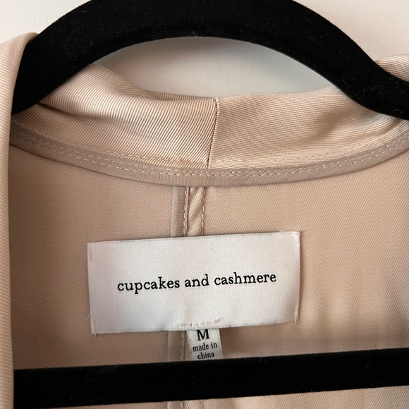 NWOT - cupcakes and cashmere trench style long line blazer - Picture 8 of 9